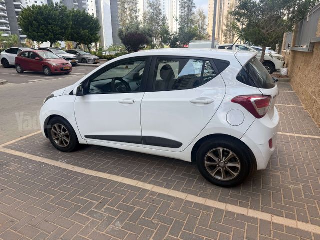 יונדאי i10