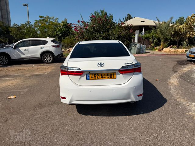 טויוטה קורולה