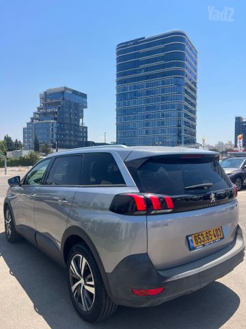 פיג'ו 5008