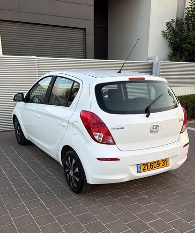 יונדאי i20