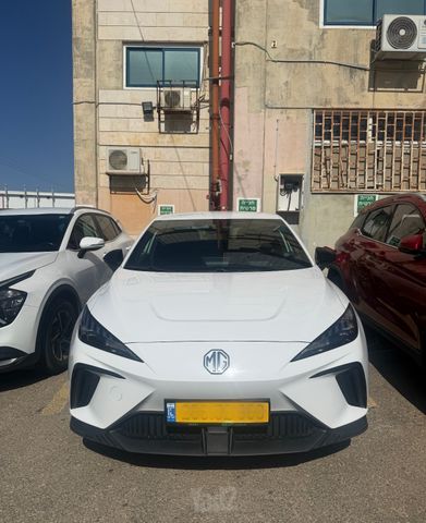 מודעת רכב אם ג'י MG4