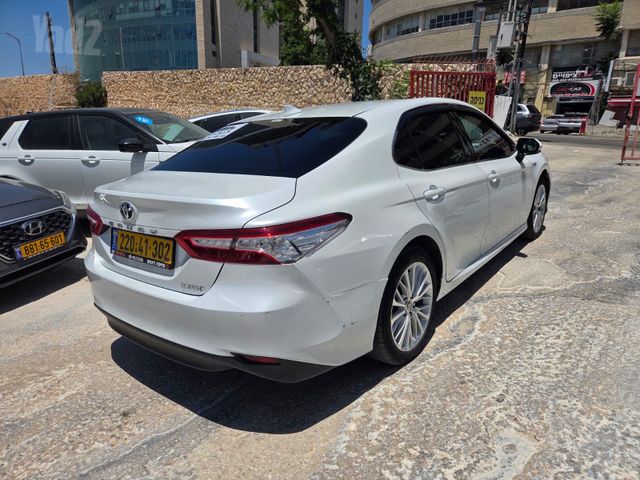 טויוטה קאמרי