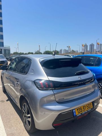 פיג'ו 208