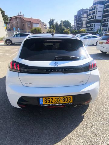 פיג'ו 208
