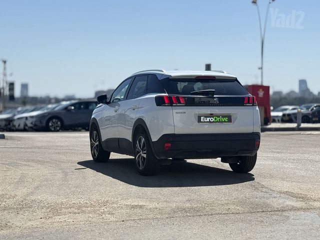 פיג'ו 3008