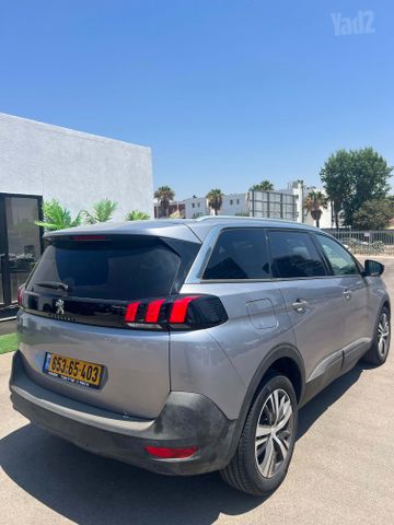 פיג'ו 5008