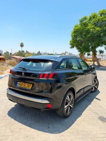 פיג'ו 3008