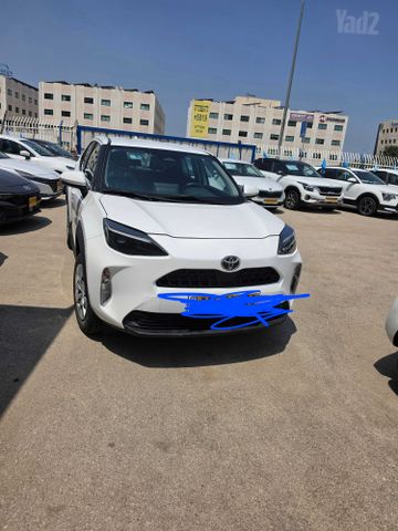 מודעת רכב טויוטה יאריס קרוס