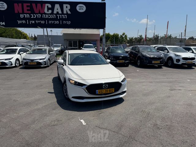 מודעת רכב מאזדה 3