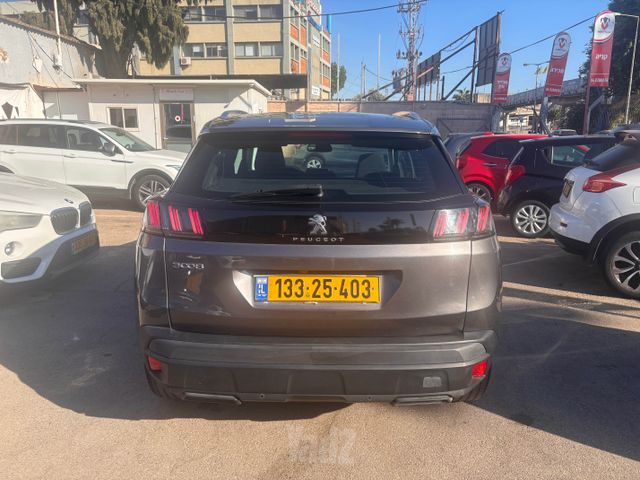 פיג'ו 3008