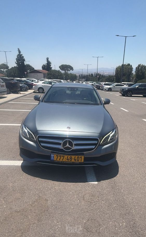 מודעת רכב מרצדס-בנץ E-class