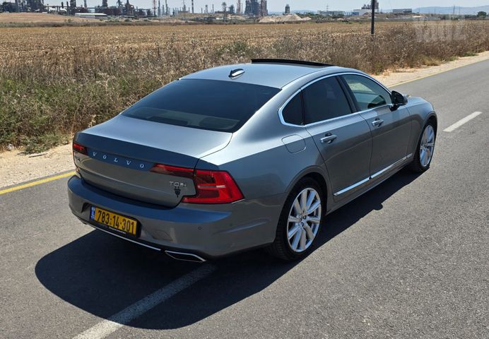 וולוו S90