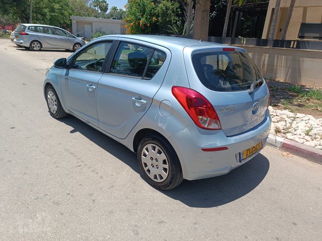 יונדאי i20