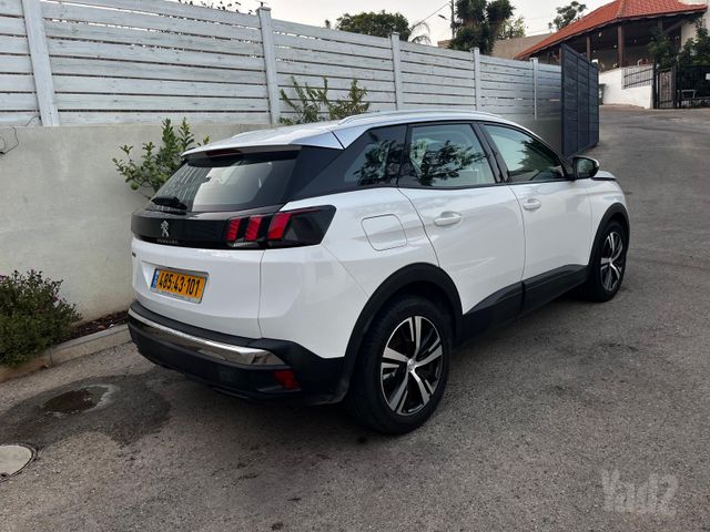 פיג'ו 3008