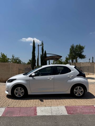 טויוטה יאריס