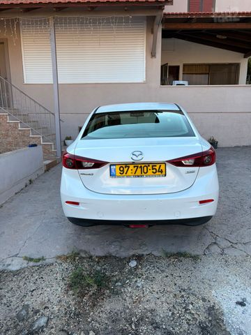 מאזדה 3