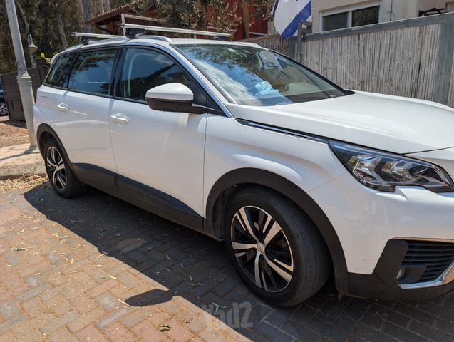 פיג'ו 5008