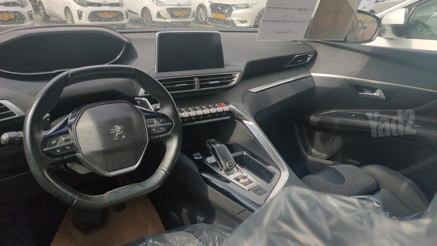 פיג'ו 3008