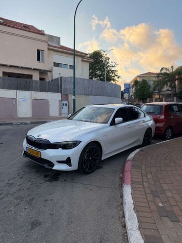 מודעת רכב ב מ וו סדרה 3