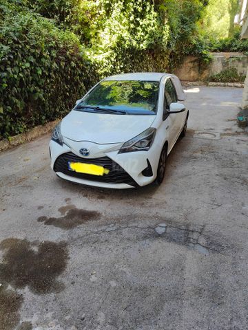 טויוטה יאריס
