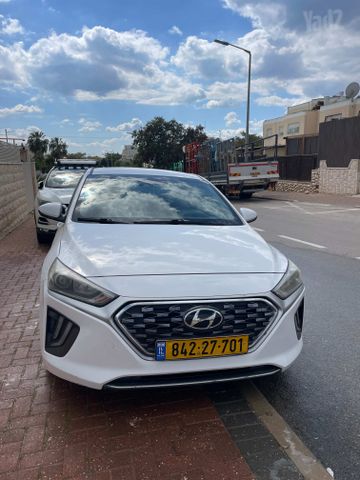 יונדאי איוניק