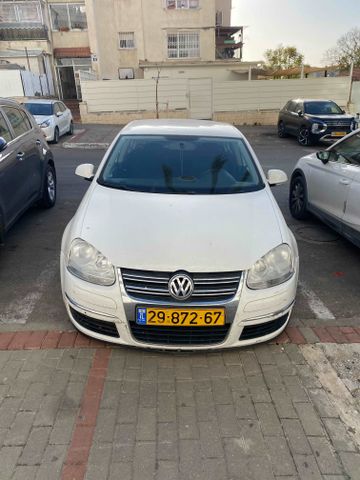 ג'טה  Manager אוט׳ 4 דל 1.6 (102 כ״ס)