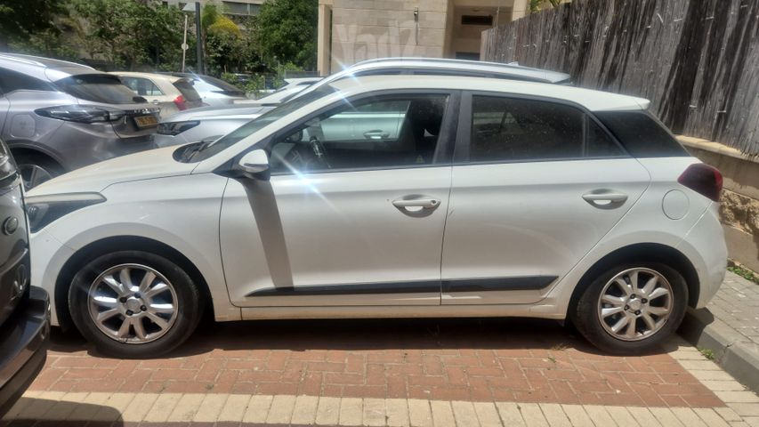 יונדאי i20