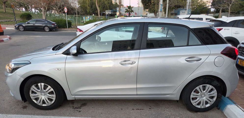 מודעת רכב יונדאי i20