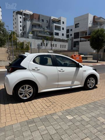 טויוטה יאריס