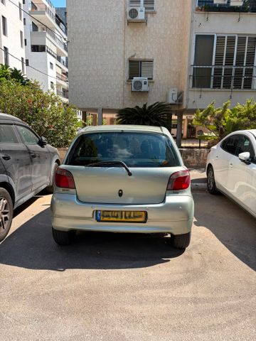 טויוטה יאריס