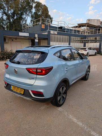 אם ג'י ZS
