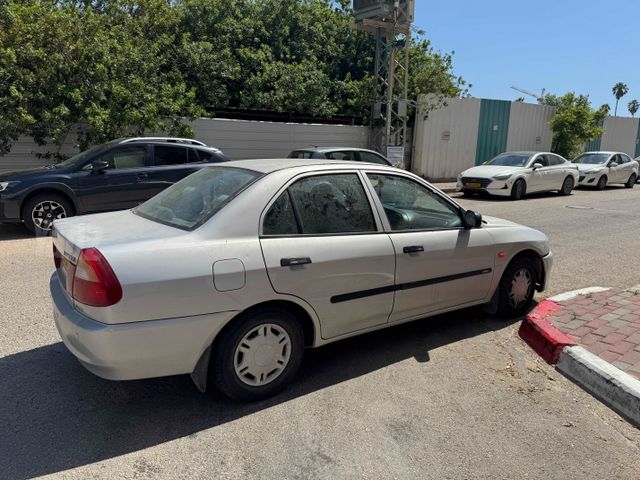 מיצובישי לנסר