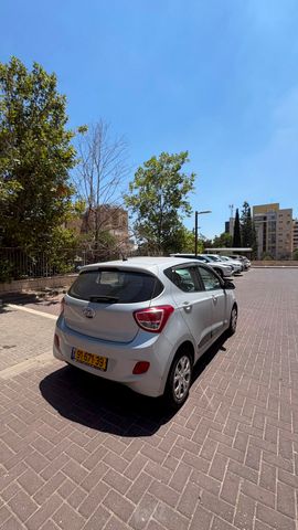 יונדאי i10
