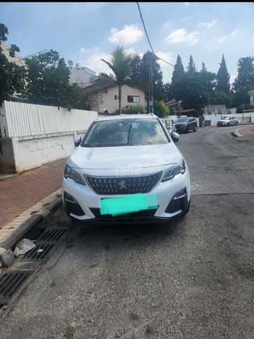 פיג'ו 3008