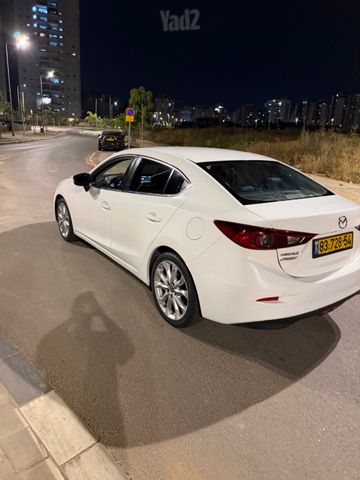 מאזדה 3