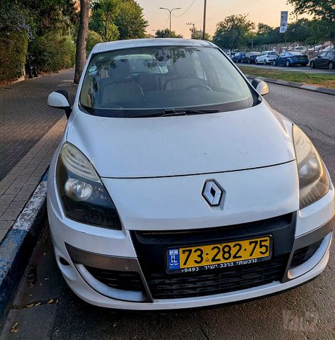 רנו סניק