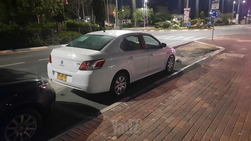 מודעת רכב פיג'ו 301