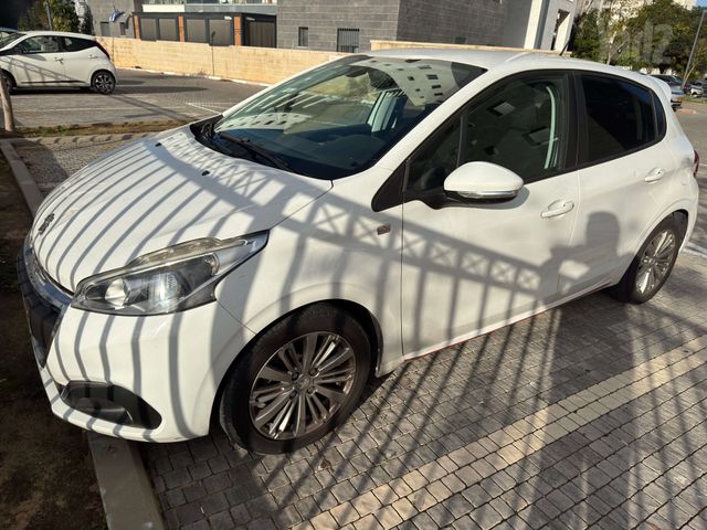 מודעת רכב פיג'ו 208