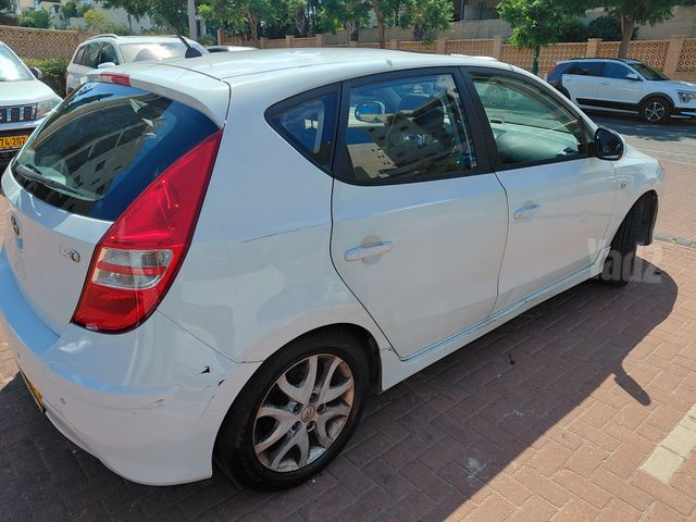 יונדאי i30