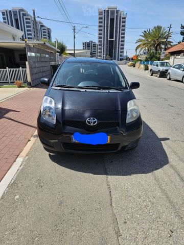 טויוטה יאריס