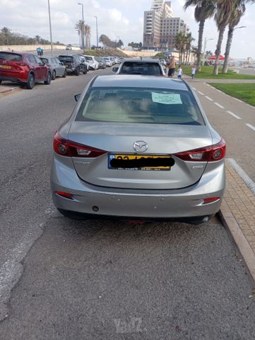 מאזדה 3