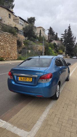 מיצובישי אטראז'