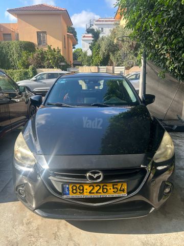 מודעת רכב מאזדה 2