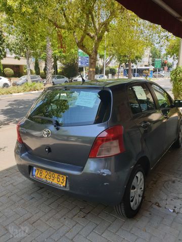 טויוטה יאריס