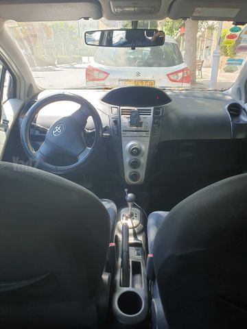 טויוטה יאריס