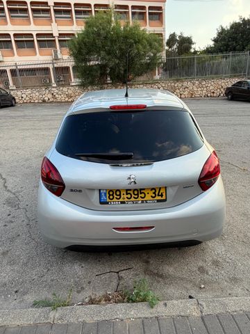 פיג'ו 208