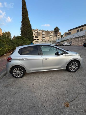 פיג'ו 208