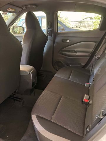 ניסאן ג'וק