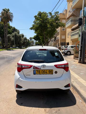 טויוטה יאריס