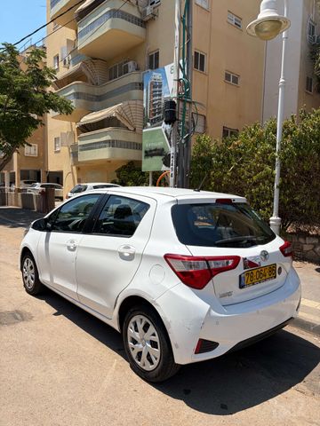 טויוטה יאריס